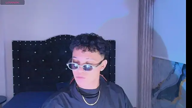 thian blakee online show from November 30, 3:21 am