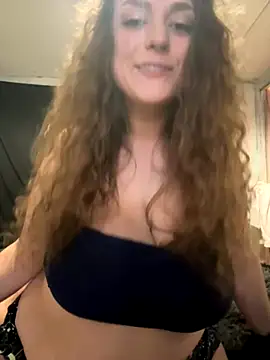 TittyQueen123 online show from December 1, 4:17 am