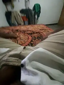 Snapshot of sheneth2005 chatting on December 16, 8:41 am sheneth2005 online show from December 16, 8:41 am