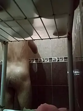 Snapshot of Yles13 chatting on December 14, 10:14 pm Yles13 online show from December 14, 10:14 pm