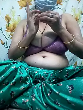 Snapshot of Ritika_Raniii chatting on December 17, 10:43 am Ritika Raniii online show from December 17, 10:43 am