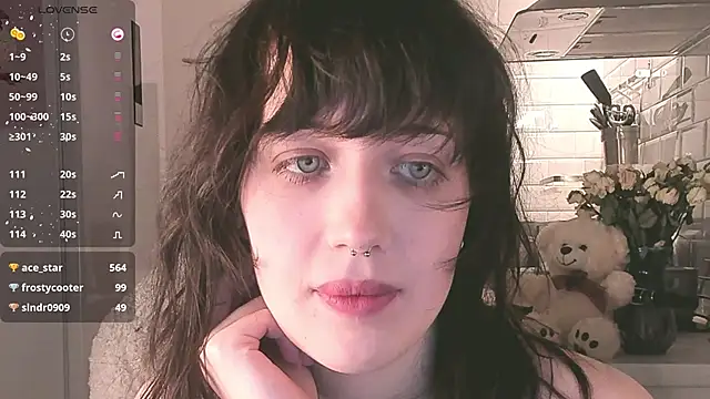 MePretty online show from December 19, 2:01 am