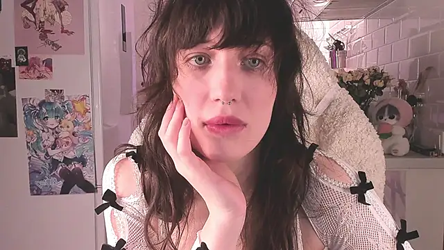 MePretty online show from December 26, 2:33 am