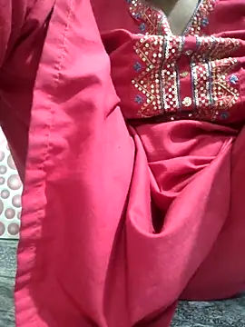 Snapshot of Renababy4567 chatting on December 5, 5:16 am Renababy4567 online show from December 5, 5:16 am