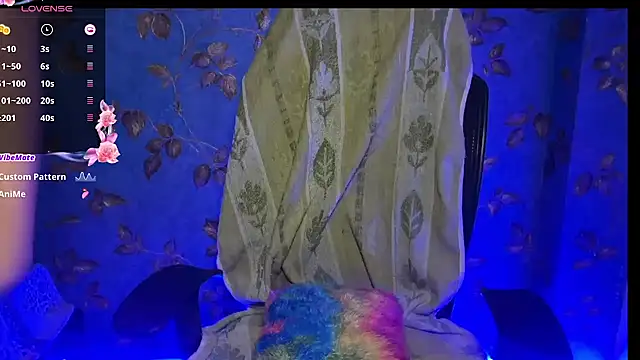 Snapshot of Preetinaughty chatting on December 16, 9:14 am Preetinaughty online show from December 16, 9:14 am