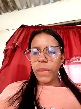 Dirty She Wolf online show from December 3, 2:04 pm