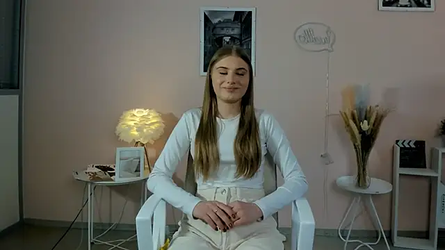 BobbyeEwell online show from December 2, 6:41 am