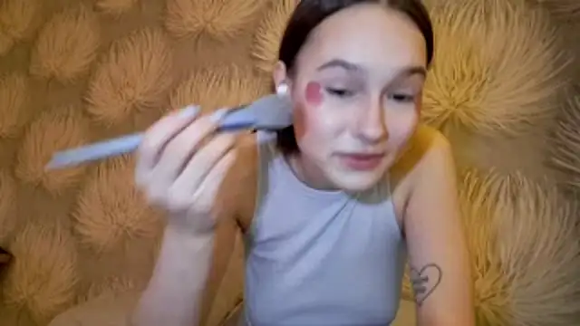 Snapshot of Harlybaby_2007 chatting on December 4, 1:09 pm Harlybaby 2007 online show from December 4, 1:09 pm