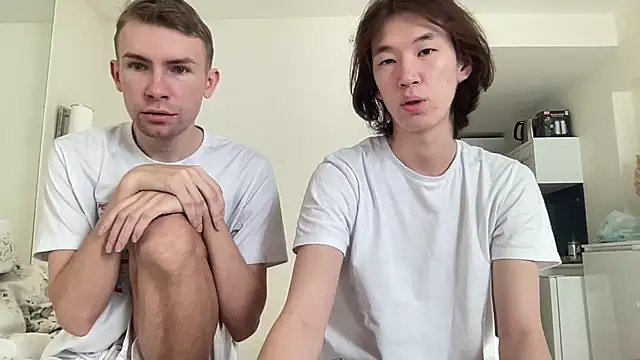 Snapshot of mike_johny1 chatting on December 5, 10:46 am mike johny1 online show from December 5, 10:46 am