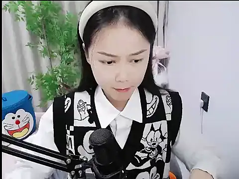 Snapshot of mili923 chatting on December 16, 2:00 pm mili923 online show from December 16, 2:00 pm