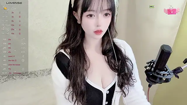 Snapshot of Anana- chatting on December 14, 4:29 am Anana- online show from December 14, 4:29 am