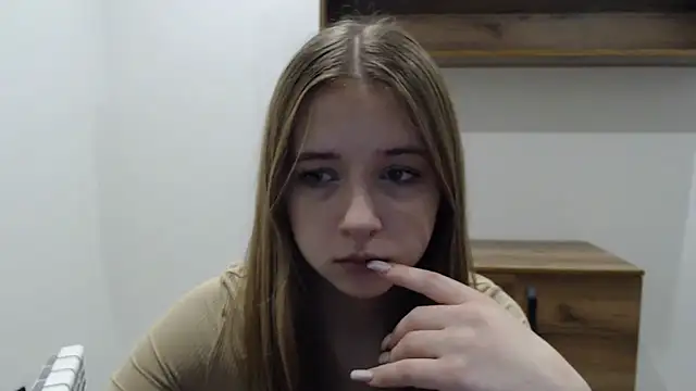 Snapshot of SweetBellaa_ chatting on December 16, 11:26 am SweetBellaa online show from December 16, 11:26 am