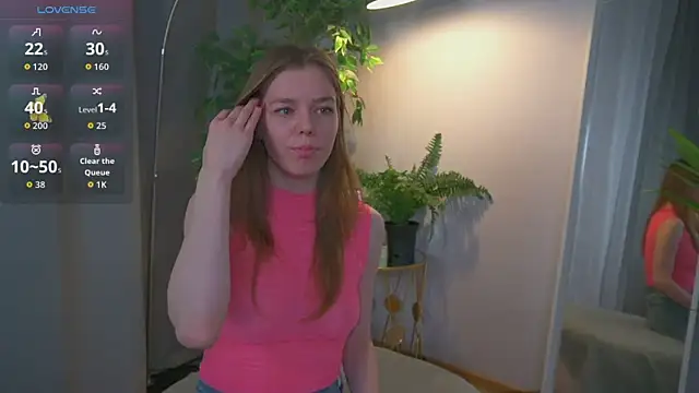 Tina Tayllor  online show from December 5, 2:25 pm