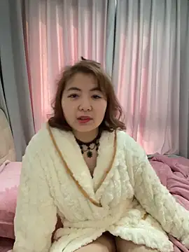 Snapshot of bibi347127 chatting on December 18, 2:50 am bibi347127 online show from December 18, 2:50 am