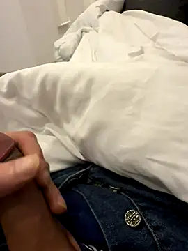 Snapshot of doble_19 chatting on December 18, 5:30 pm doble 19 online show from December 18, 5:30 pm