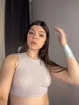 kira seduce online show from December 5, 2:25 pm