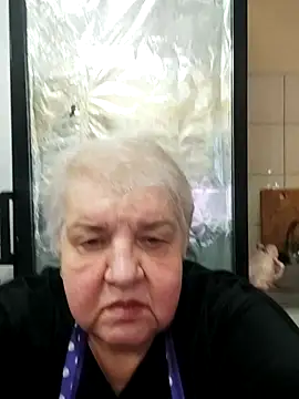 Snapshot of HapinessLovee chatting on December 18, 9:04 am HapinessLovee online show from December 18, 9:04 am