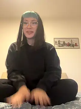 kiraquiin online show from December 17, 3:07 pm