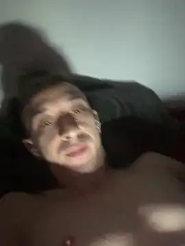 Snapshot of Leo-frm chatting on December 18, 9:15 am Leo-frm online show from December 18, 9:15 am