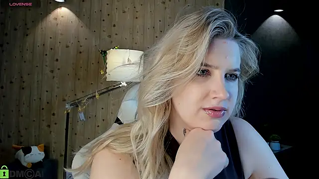 LunasShine online show from December 15, 4:06 am