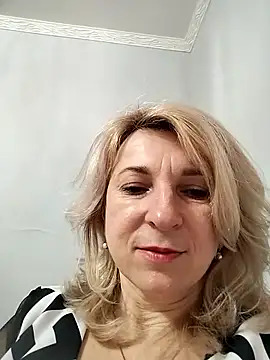 Snapshot of AhlyssaLove1155 chatting on December 13, 7:53 pm AhlyssaLove1155 online show from December 13, 7:53 pm