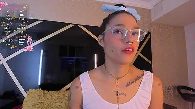 loraineblake online show from December 15, 1:15 pm