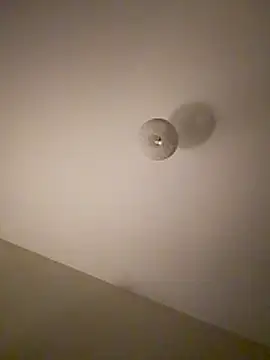 uptomisch online show from December 14, 1:11 am