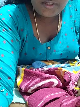 Snapshot of divyatamil143 chatting on December 14, 4:07 am divyatamil143 online show from December 14, 4:07 am