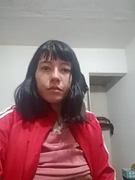 Angeline  Thompson online show from December 14, 4:12 pm