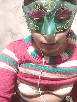 Snapshot of SubmissiveKaur chatting on December 17, 12:11 pm SubmissiveKaur online show from December 17, 12:11 pm