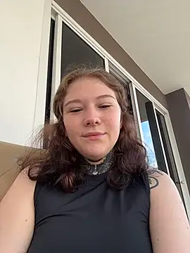 Snapshot of FionaMurr chatting on December 14, 2:06 am FionaMurr online show from December 14, 2:06 am