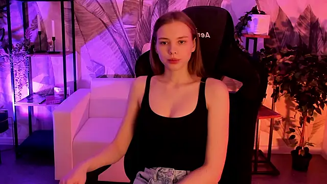 BellaHaadiid online show from December 15, 6:17 am