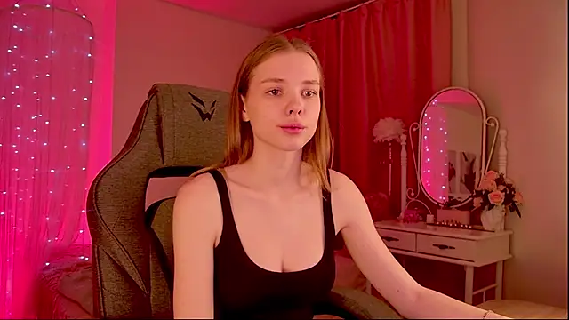 BellaHaadiid online show from December 16, 11:48 am