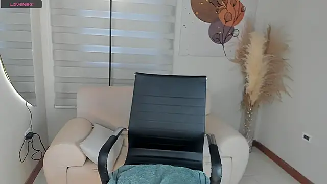 Snapshot of ValerieAustin chatting on December 23, 9:08 pm ValerieAustin online show from December 23, 9:08 pm