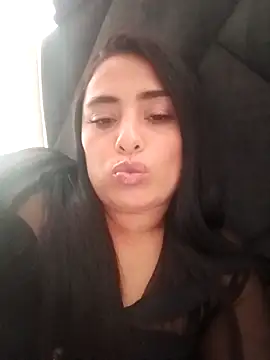 sara nina online show from December 14, 8:57 pm