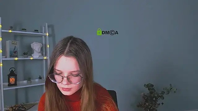 Snapshot of caroline_eclipse chatting on December 14, 9:58 am caroline eclipse online show from December 14, 9:58 am