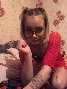 Snapshot of Barbika19 chatting on December 18, 8:59 pm Barbika19 online show from December 18, 8:59 pm