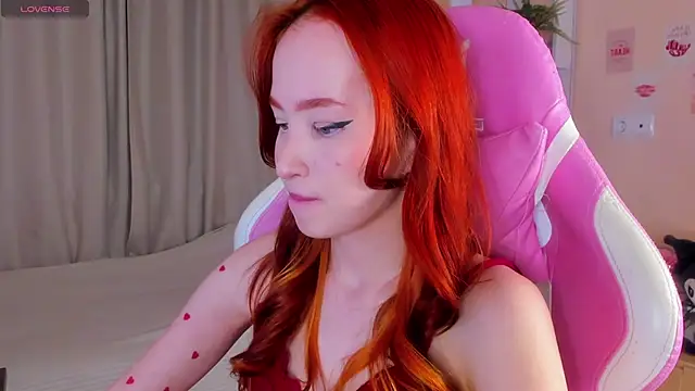 Snapshot of sunflare_ chatting on December 13, 7:53 pm sunflare online show from December 13, 7:53 pm