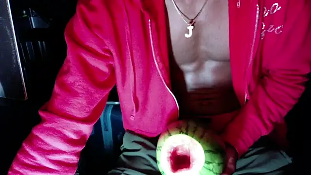 ISLANDBANANA1 online show from December 15, 7:01 am