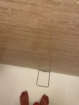 junieel online show from December 16, 11:26 am