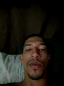 Snapshot of rocchw chatting on December 14, 1:11 am rocchw online show from December 14, 1:11 am