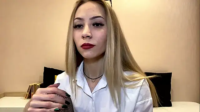 sun under skyy online show from December 17, 9:15 am