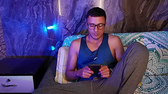 Sebas Gerrero online show from December 17, 3:23 am