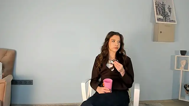 Snapshot of SherronRegler chatting on December 14, 6:19 am SherronRegler online show from December 14, 6:19 am