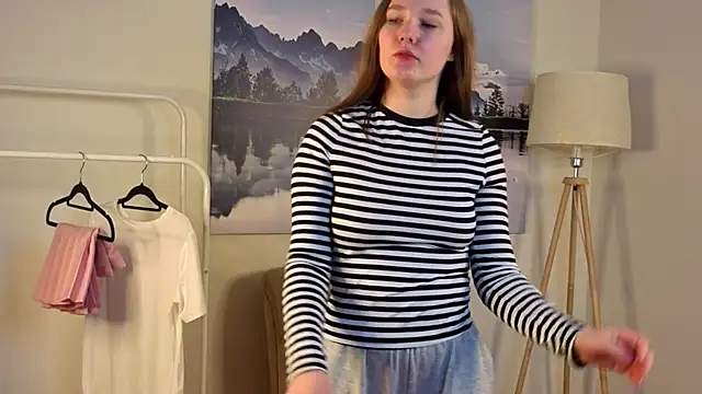 Snapshot of PatHusselbee chatting on December 14, 11:15 am PatHusselbee online show from December 14, 11:15 am