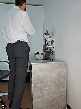 Snapshot of Lovebackground chatting on December 11, 11:08 am Lovebackground online show from December 11, 11:08 am