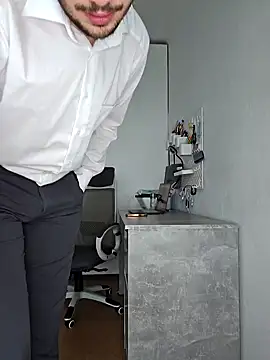 Snapshot of Lovebackground chatting on January 31, 9:27 am Lovebackground online show from January 31, 9:27 am