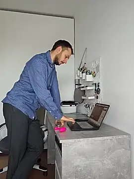 Snapshot of Lovebackground chatting on October 16, 6:36 am Lovebackground online show from October 16, 6:36 am