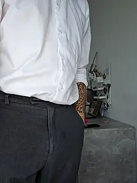 Snapshot of Lovebackground chatting on October 22, 7:52 am Lovebackground online show from October 22, 7:52 am