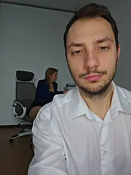 Snapshot of Lovebackground chatting on November 5, 8:36 am Lovebackground online show from November 5, 8:36 am